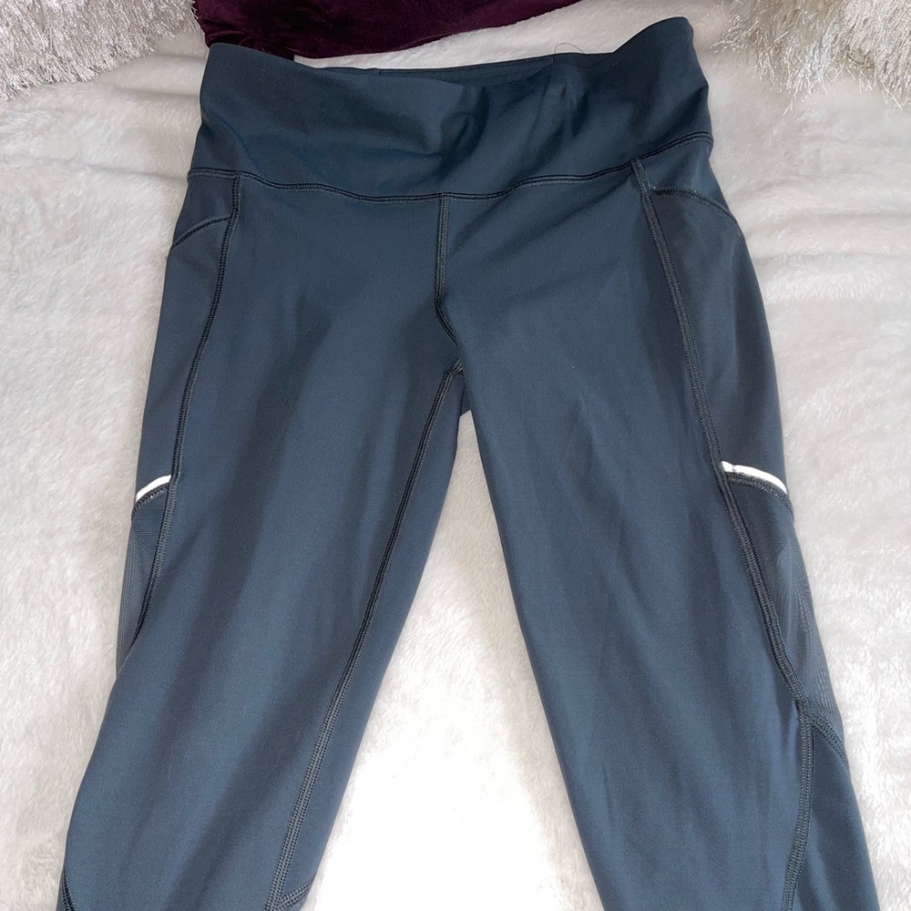 Gently used Lululemon cropped tights